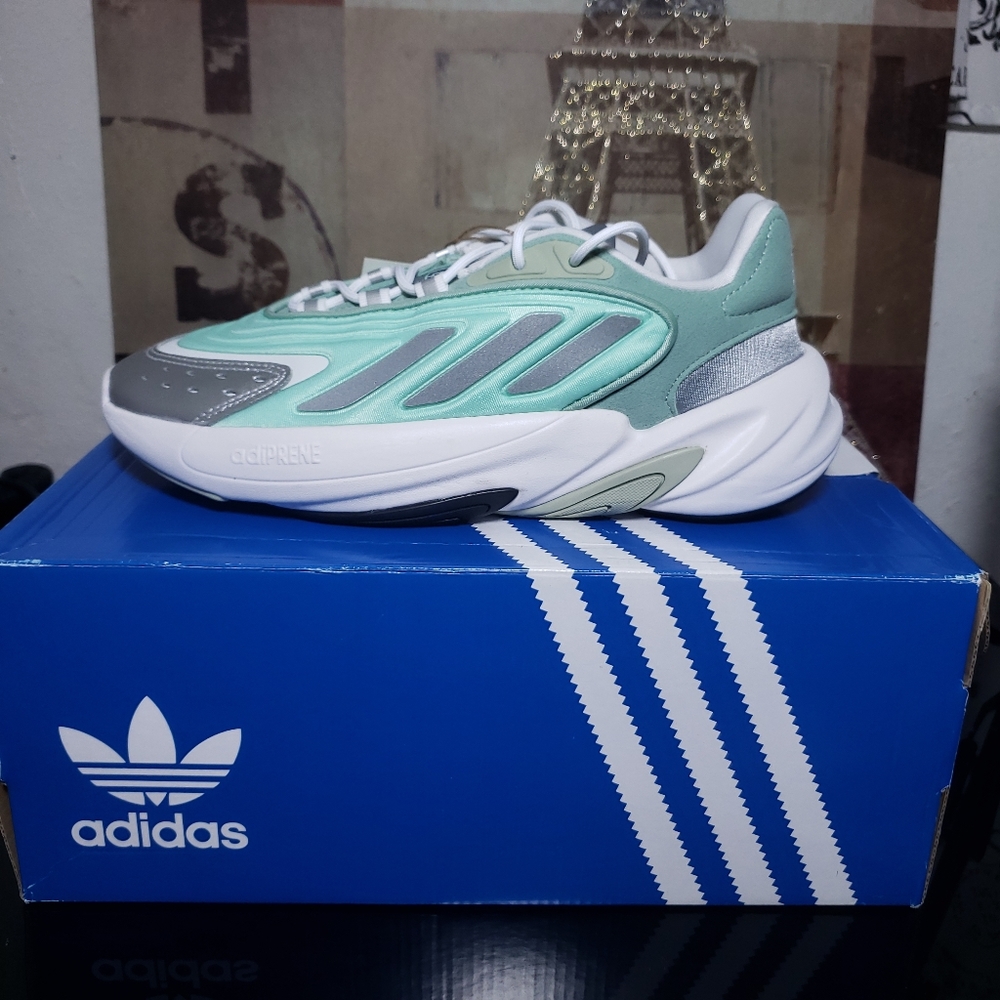 Adidas Originals Ozelia - Picture 2 of 8